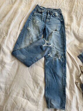 American Eagle Super High Rise Baggy Straight 000